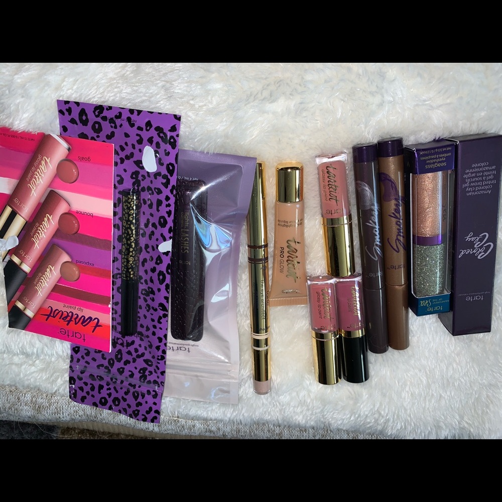 Lot of tarte makeup.